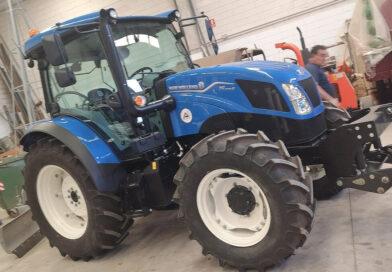 Adquisición de tractor y equipos auxiliares