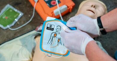 Curso gratuito sobre uso de desfibriladores