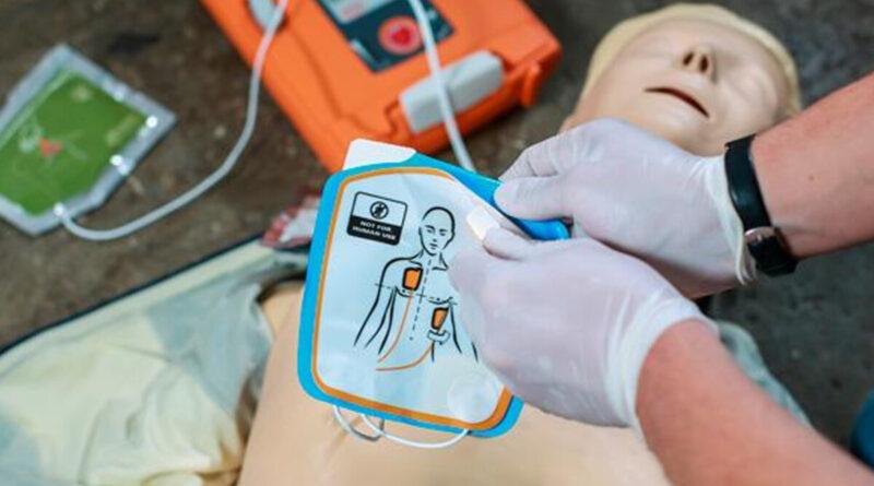 Curso gratuito sobre uso de desfibriladores